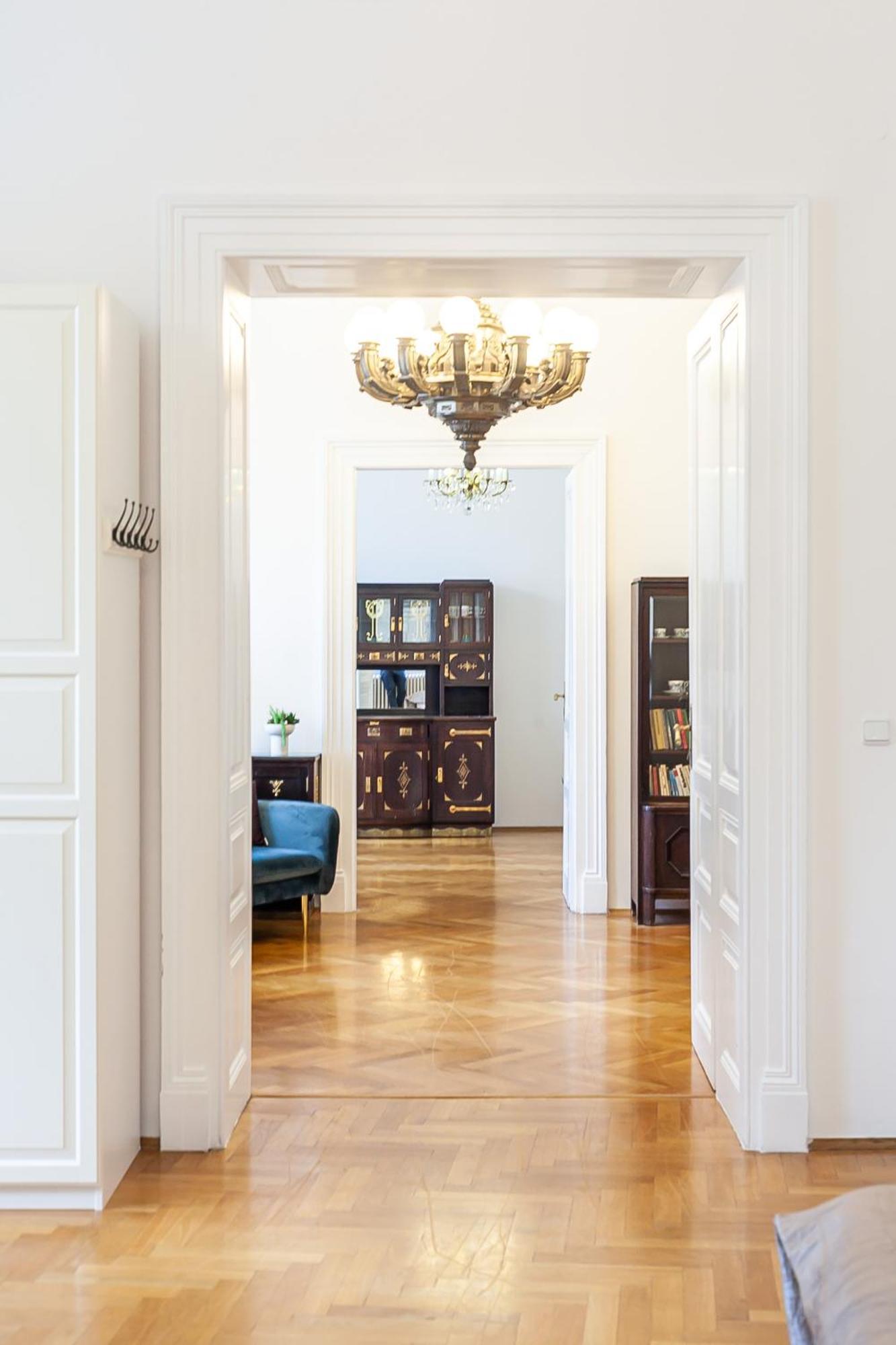 Royal Apartment By Charles Bridge View Of Saint Nicholas Church Praha Bagian luar foto