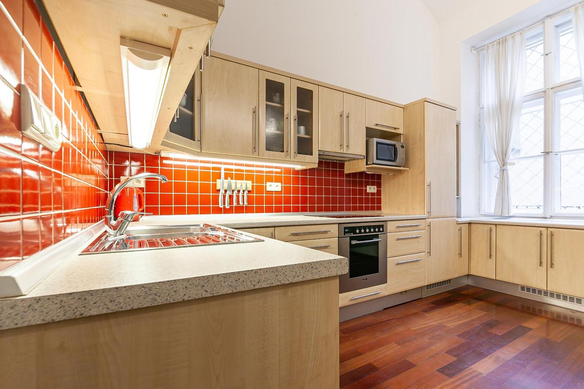 Royal Apartment By Charles Bridge View Of Saint Nicholas Church Praha Bagian luar foto