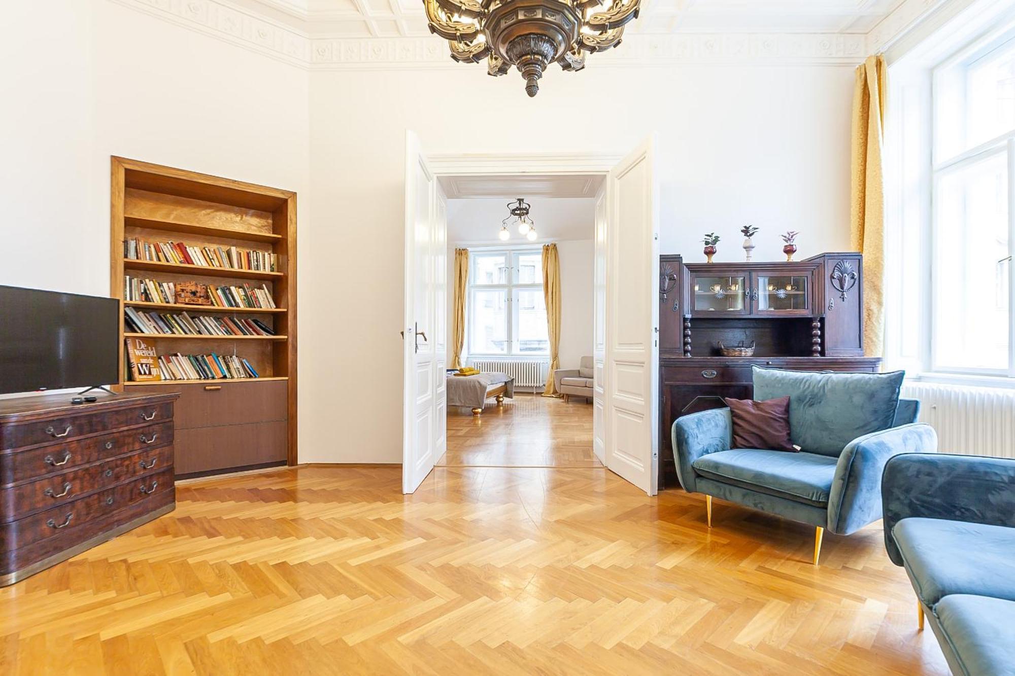 Royal Apartment By Charles Bridge View Of Saint Nicholas Church Praha Bagian luar foto