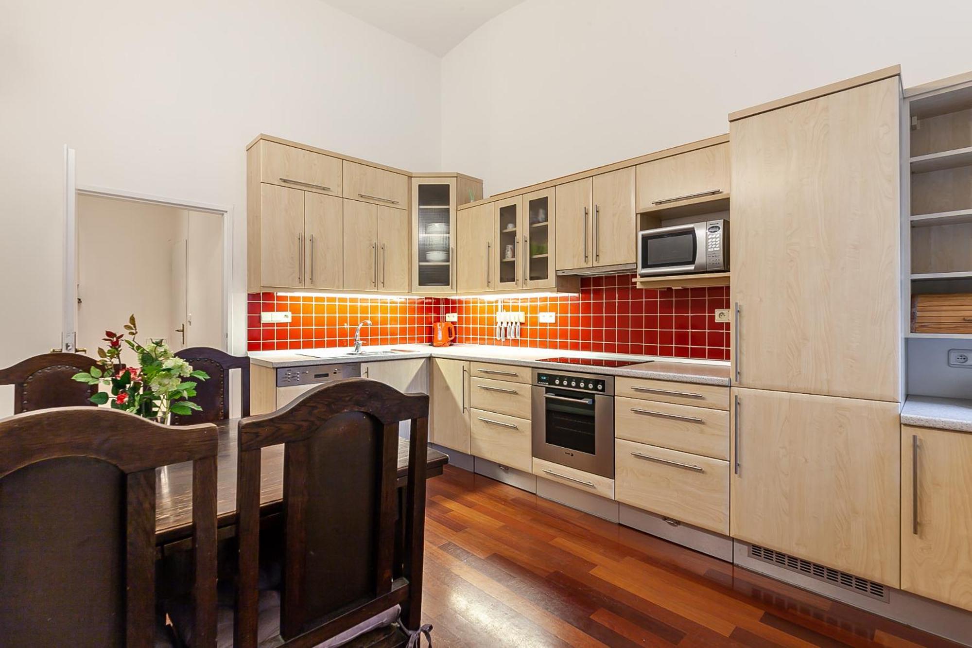 Royal Apartment By Charles Bridge View Of Saint Nicholas Church Praha Bagian luar foto