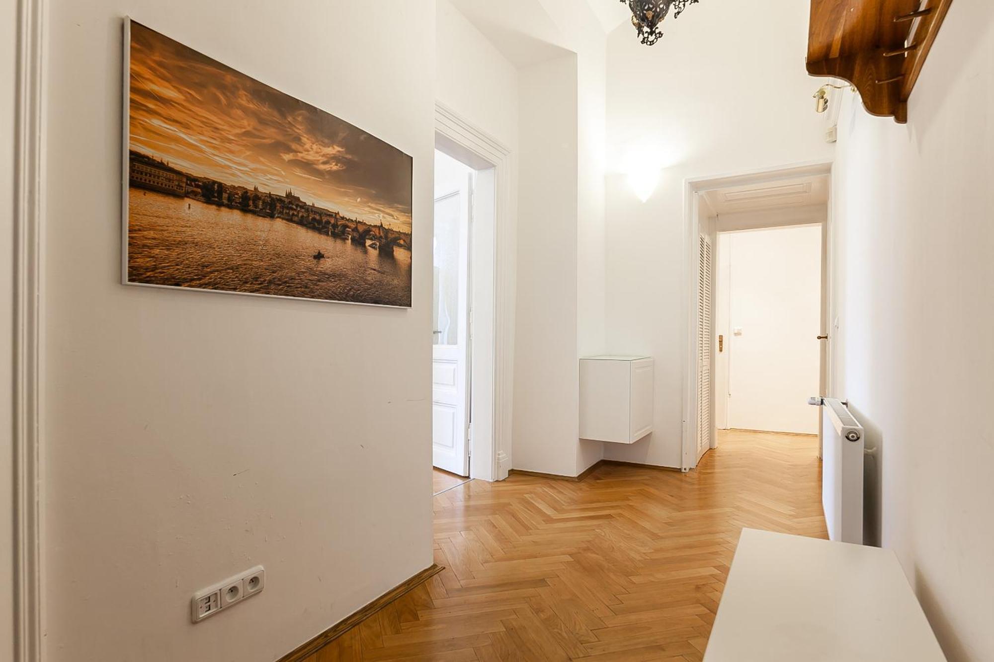 Royal Apartment By Charles Bridge View Of Saint Nicholas Church Praha Bagian luar foto